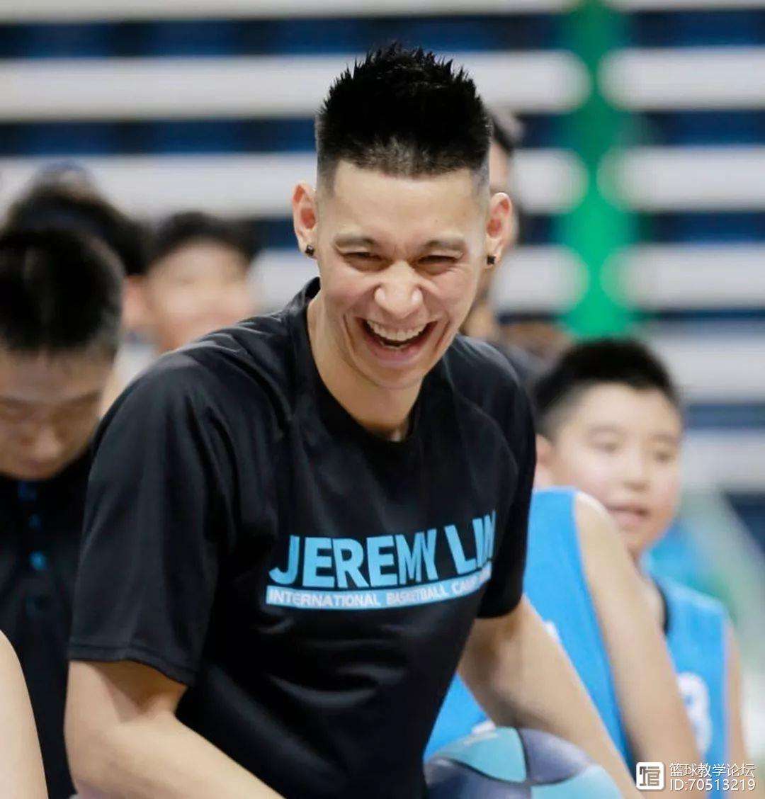 CBA季后赛倒计时，巴塞罗那窗口期官宣签约，细节引发关注，质疑声仍在，阵容厚度经受考验的简单介绍